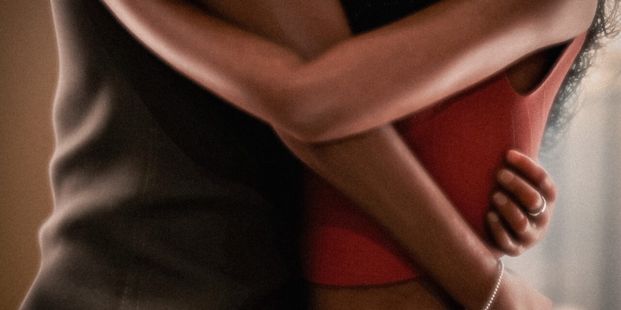 VENESTI PRESENTA “BESO”, SU NUEVO TEMA DE AFROBEAT QUE CELEBRA EL AMOR EN TODAS SUS ETAPAS