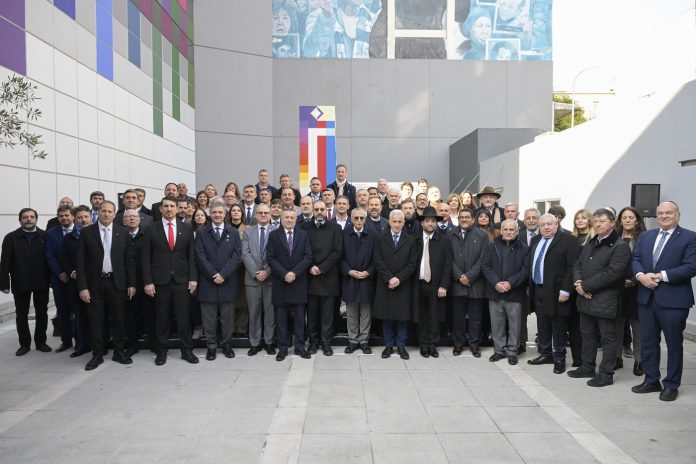La memoria siempre presente: cumbre en la AMIA